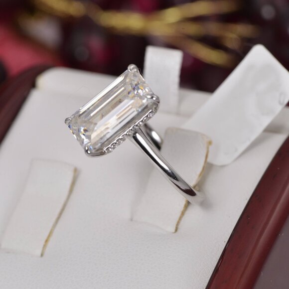 7.1 tcw Emerald Cut Engagement Moissanite Ring 925 - Picture 2 of 6